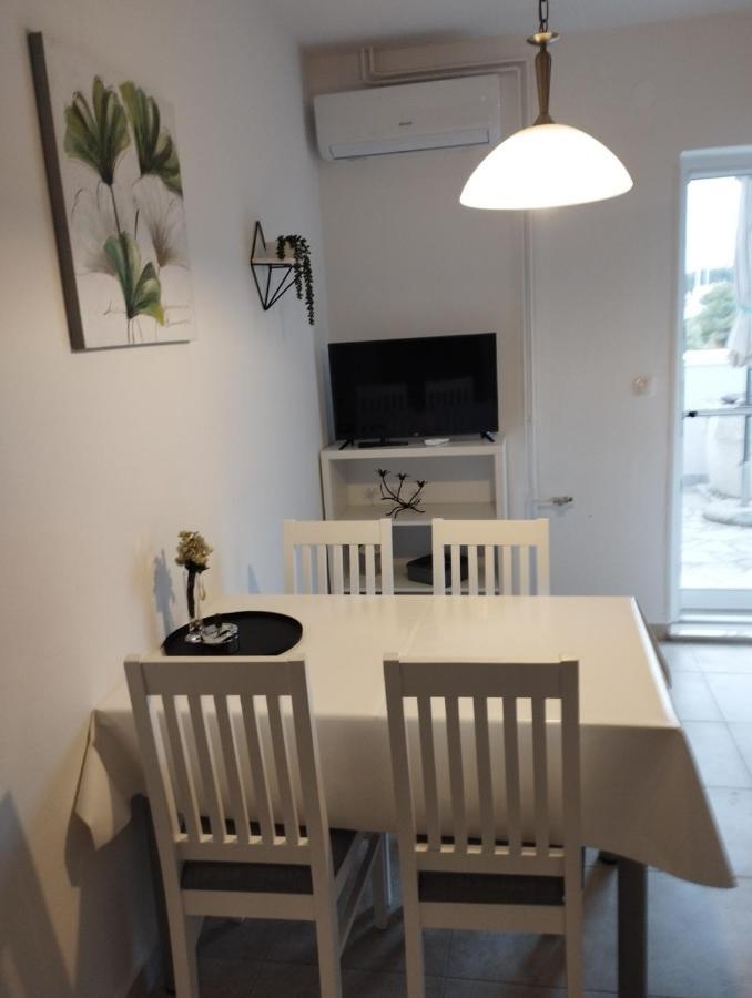 Apartmani Lucica イェゼラ エクステリア 写真