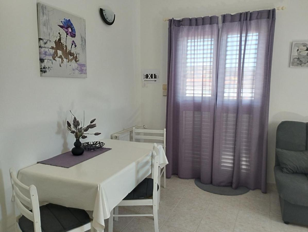 Apartmani Lucica イェゼラ エクステリア 写真